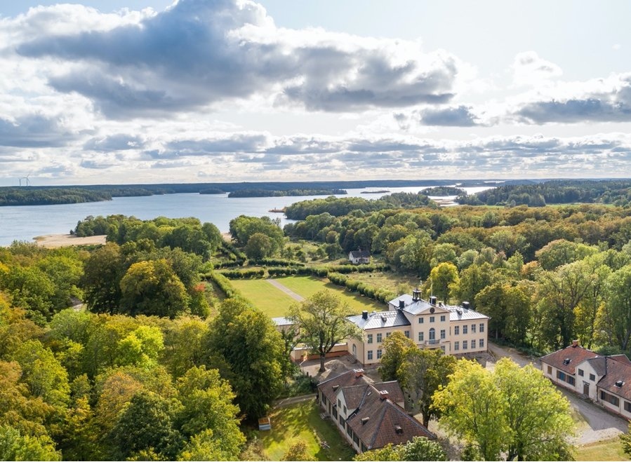 Trettiofem minuter från Stockholm, en helt annan värld